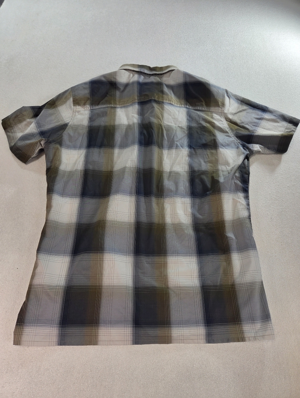Kuhl Plaid Short Sleeve Button Up Shirt Large - Picture 6 of 6